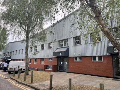 Unit 4 Airlinks Industrial Estate, Heston, Heathrow, Industrial / Warehouse To Let - 4 Airlinks  Personnel.jpg