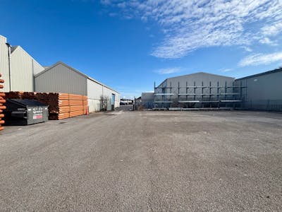 Unit D&E St. Catherines Park, Cardiff, Industrial To Let - D E St Catherines 10.jpg