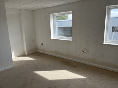 Unit 5A-5B East & Unit 5B West, Roundways Industrial Estate, Bournemouth, Industrial To Let - IMG_3882.JPG