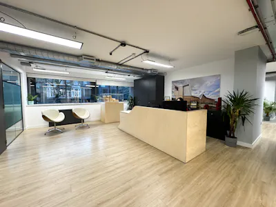 Friars Yard, 160 Blackfriars Road, London, Managed Office Lease Assignment - 20260219_095309028_iOS.jpg