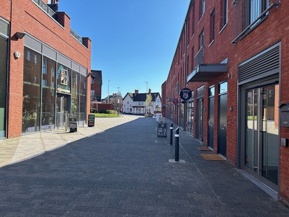 Unit 10, Elms Walk, Wokingham, Retail To Let - 5.jpg