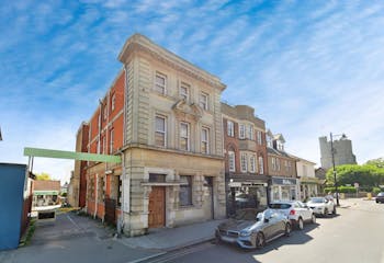 10 The Broadway, Leigh On Sea, Office / Retail To Let - WhatsApp Image 20250122 at 110539_12eff690.jpg
