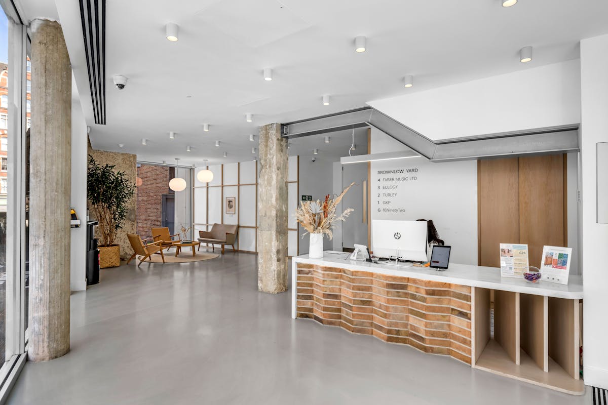 99067e9f21e0f3b1b9f62c608d91f88e Jsp7363brownlowyardjsphighres