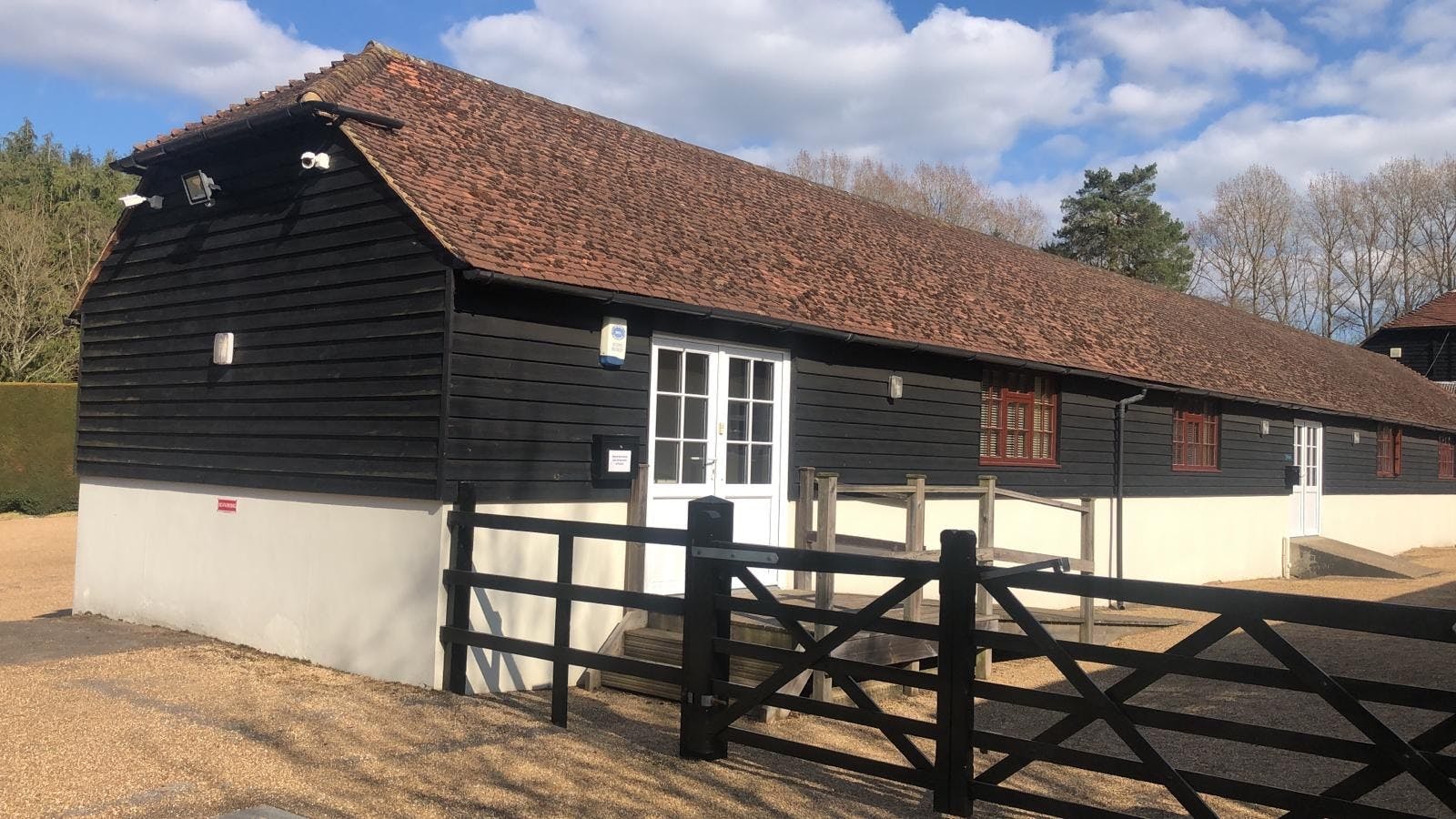 Unit F2 Moor Hall, East Grinstead, Office To Let - Photo 1.jpg