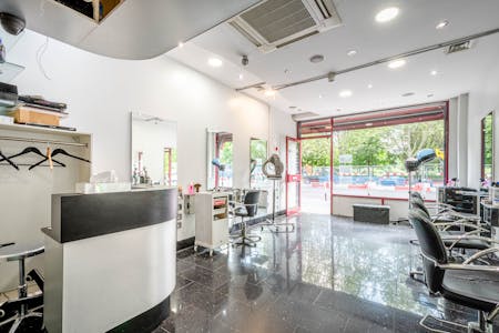 363 Mile End Road, London, Office / Retail To Let - Mile End Rd 363 - Low Res 10.jpg