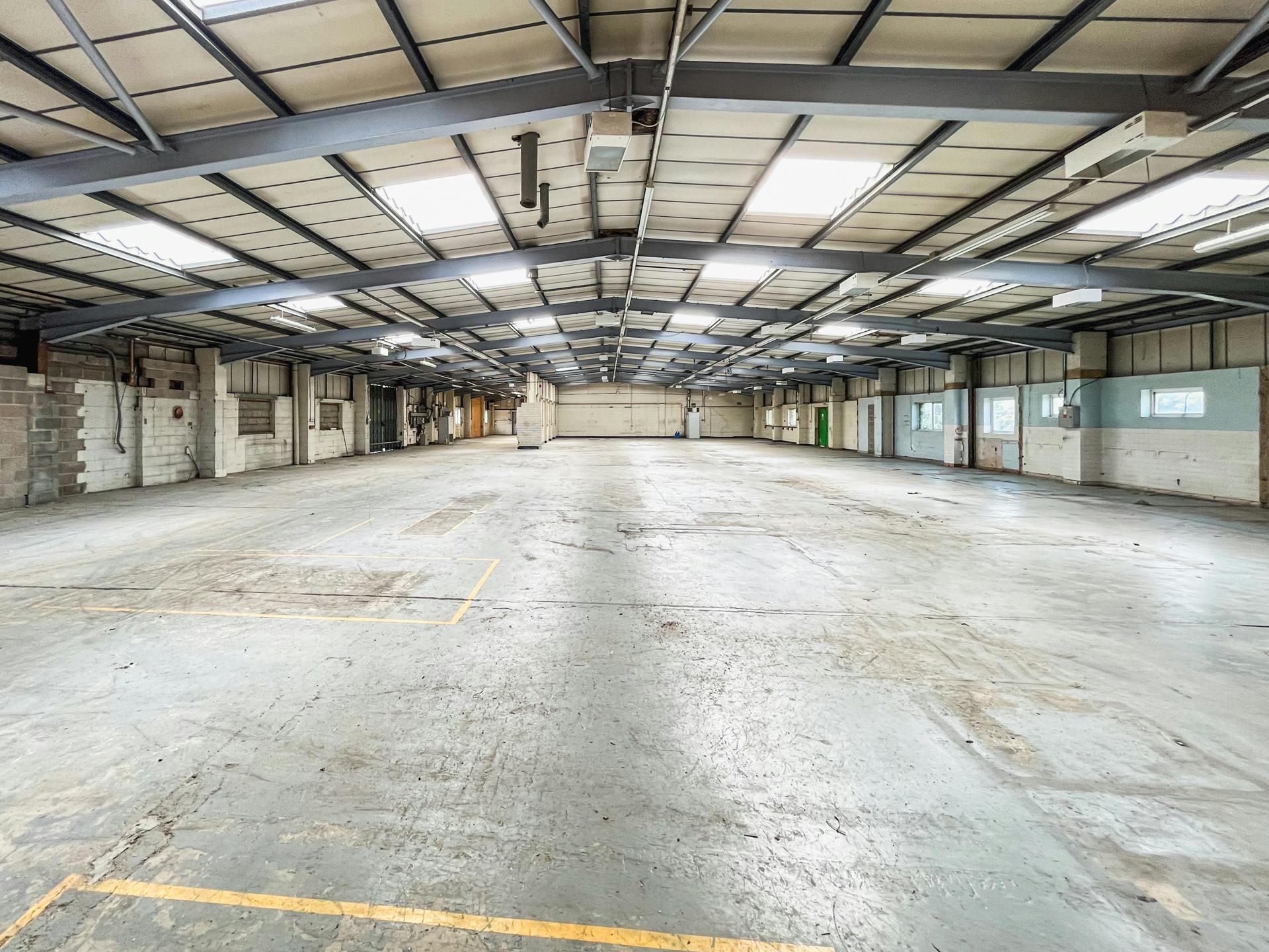 Industrial Unit in Blandford Forum - photo 2