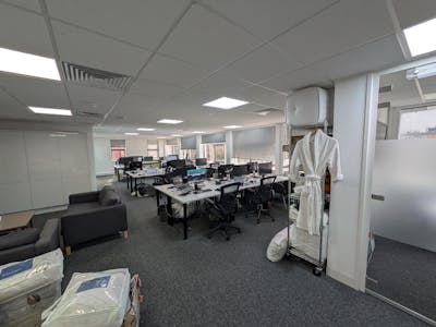 Second Floor Office, St. James House, Guildford, Office To Let - 2535.jpg