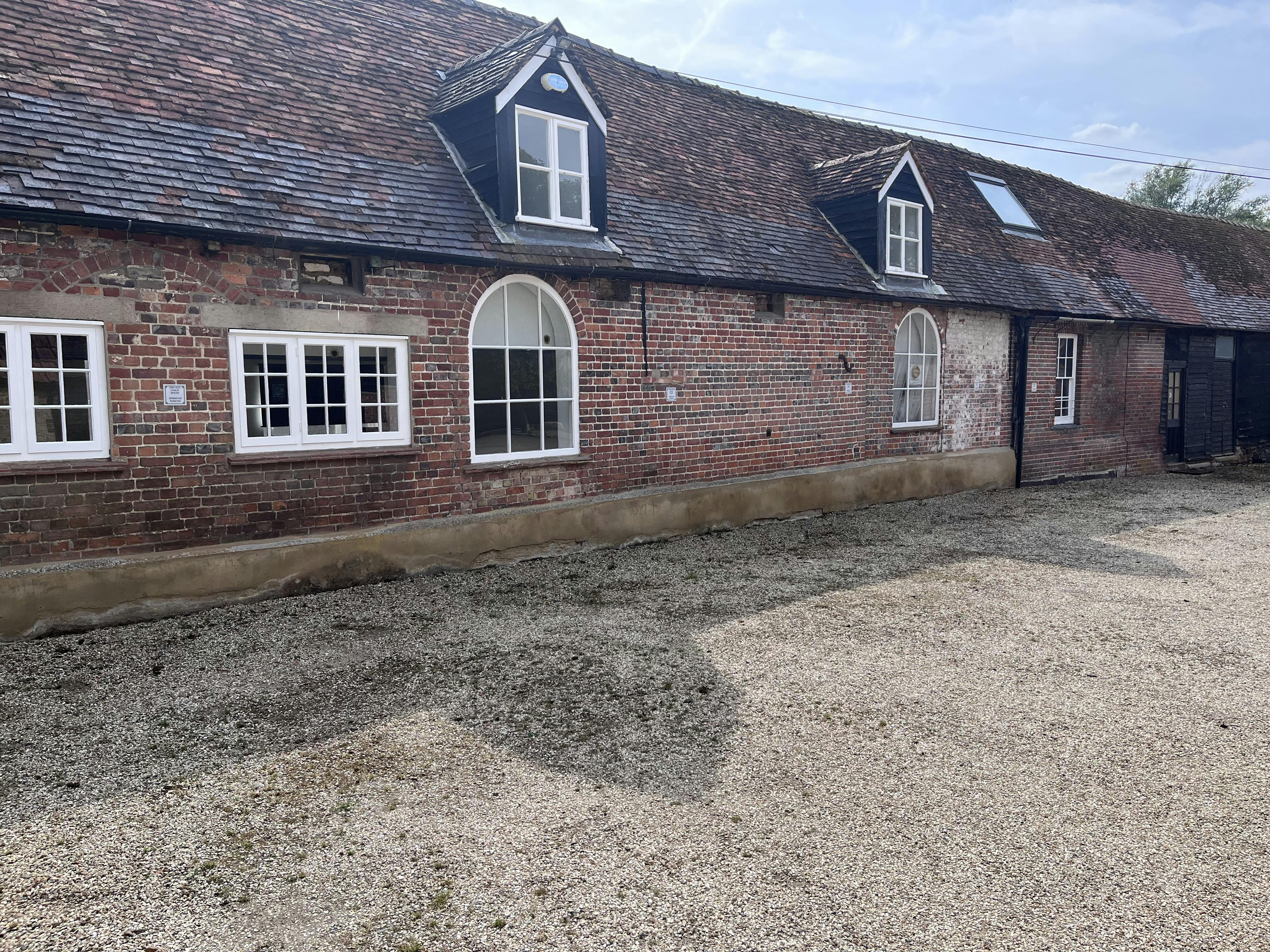 Office Suite, Old Coach House, Adwell, Office To Let - IMG_5471.jpg
