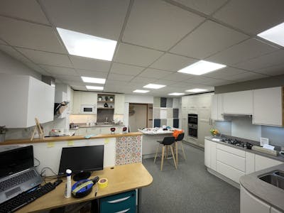 Ground Floor Office, C4 Station Yard, Thame, Office / Retail To Let - IMG_5318.JPG