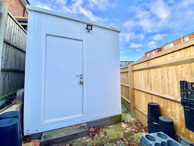 R/o 165, West Street, Dunstable, Alternative Use Opportunity / Arts/Crafts / Education / F1 (Learning and Non-Residential Institutions) / Healthcare / Lockup Garage / Office / Other / Showroom / Studio / Gallery / Studio / Workshop / Sui Generis / Warehouse / Wellbeing / Workshops To Let - Image 3