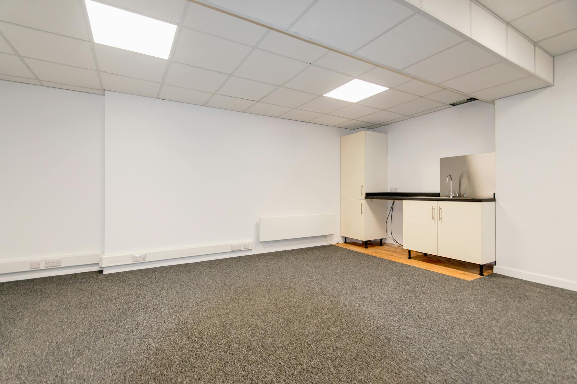 Office in Bournemouth - photo 4