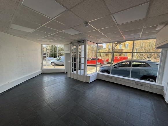 1&2 Temple Market, Weybridge, Retail To Let - IMG_6505.JPEG