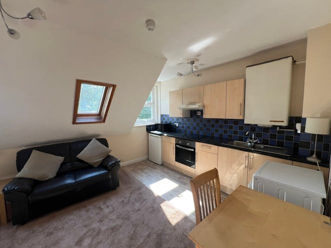 140-142 & 140a Caversham Road, Reading, Development / Investment / Retail For Sale - 142A Caversham Road - Flat 4 kitchen