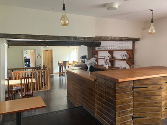 12 Union Street, Stroud, Retail To Let - Picture2.png
