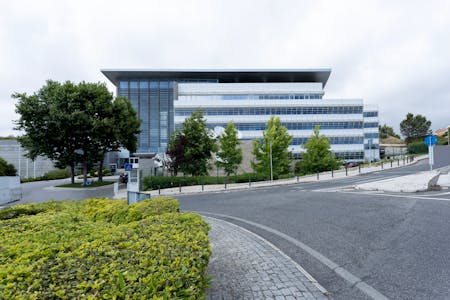 Edifício Francisco Pinto Balsemão, Rua Calvet de Magalhães 242, Paço de Arcos, Office To Let - 001.jpg
