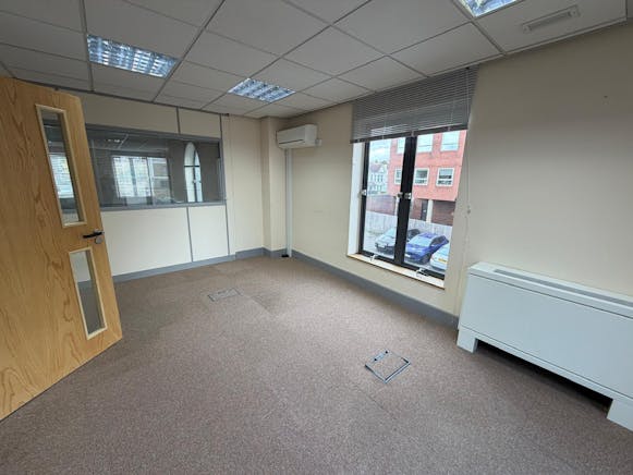 First Floor Suite, Kingswood House, Southend-on-Sea, Office To Let - IMG20251013WA0016.jpg