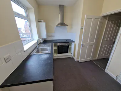 107/107a High Street, Portsmouth, Office / Retail For Sale - 20261008_160412.jpg