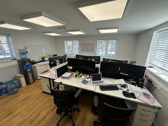 15A Bell Lane, Thame, Office / Other To Let - IMG_5042.jpeg
