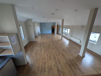 Yoga Studio, 1A Angel Court, Godalming, Leisure / Retail To Let - 9535.jpg