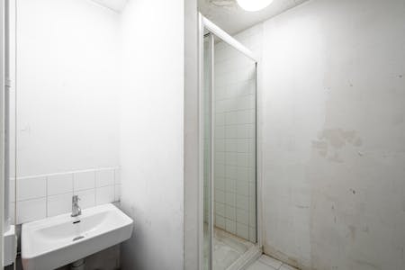 Ground floor & Basement, 70-72 Old Street, London, Industrial/Logistics / Leisure / Office / Retail To Let - Old St 70-72 - 22.jpg