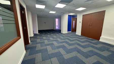 Showroom / Office Space, Bait Al Falaj, Darsite, Office To Let - Ruwi 1400 sqm 12.jpeg