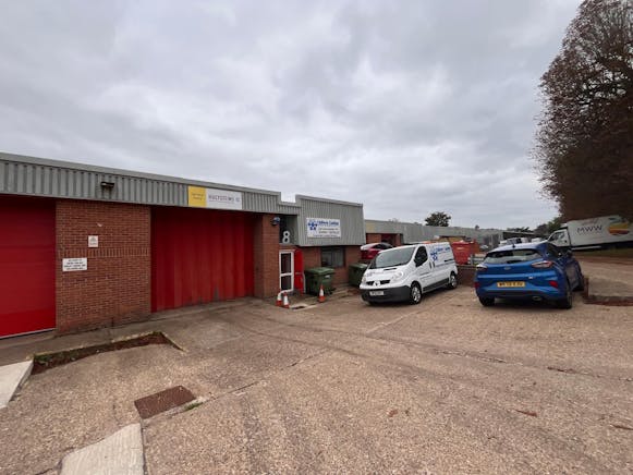 Unit 8, Howard Industrial Estate, Chilton Road, Chesham, Industrial To Let - WhatsApp Image 20251014 at 102828_7a9860f3.jpg