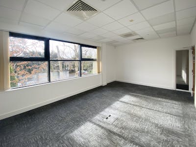 3 Queen's Square, Ascot, Office To Let / For Sale - IMG_0614.jpg