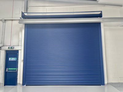 2 Liddall Way, West Drayton, Warehouse To Let - 2 Liddall - Lodaing Door.jpg