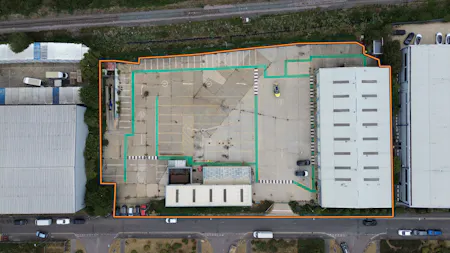 12 Smeaton Close, Aylesbury, Industrial / Warehouse To Let - Outlined DJI_0171.png
