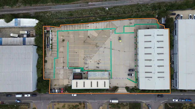 12 Smeaton Close, Aylesbury, Industrial To Let - Outlined DJI_0171.png