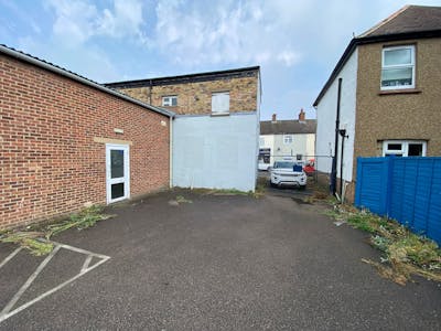 4-6 Denmark Street, Milton Keynes, Industrial / Trade Counter / Warehouse To Let - 04.jpg