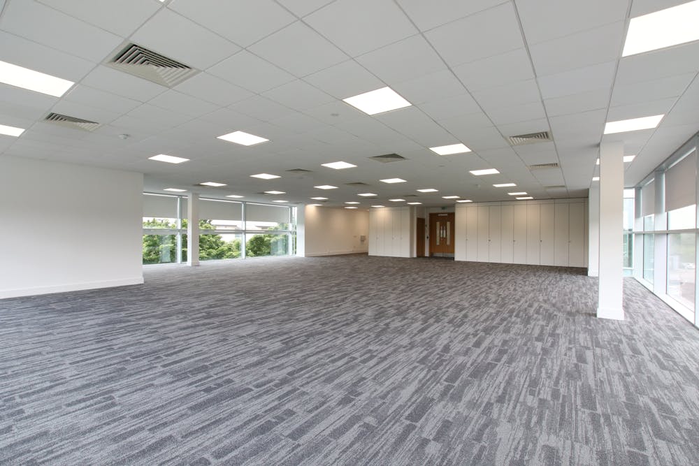 Spinner Point, Lakeside Boulevard - Image 4
