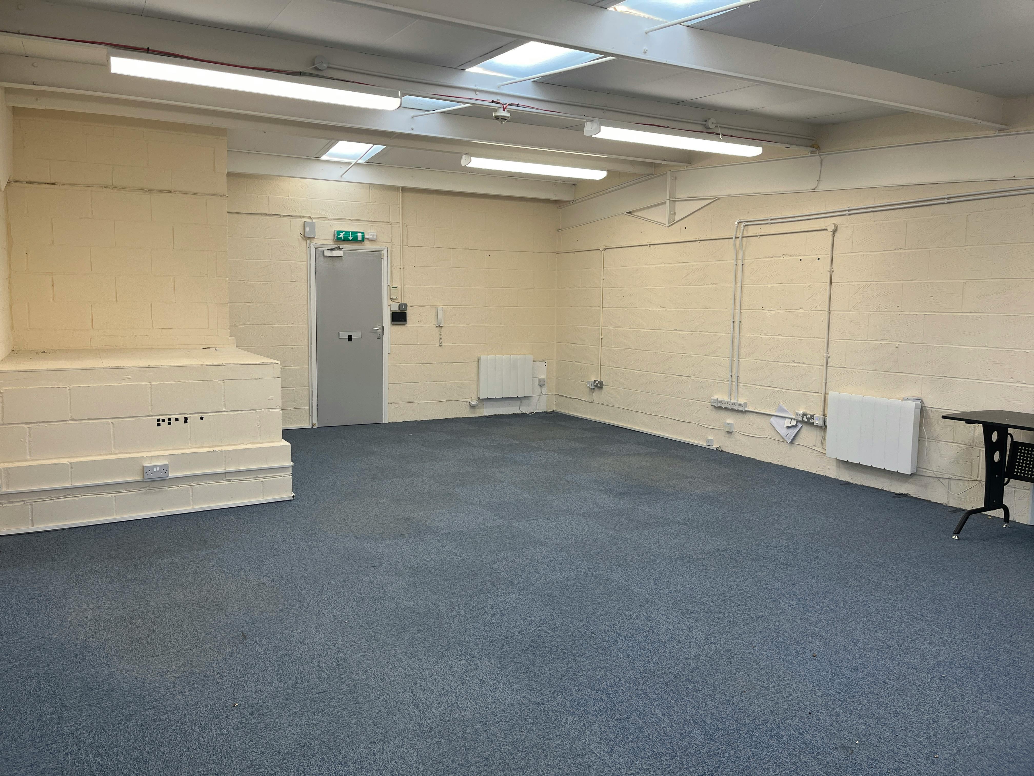 Office / Storage Units at Edison Workspace, 52 Edison Rd, Aylesbury, Offices To Let - IMG_0902.JPG