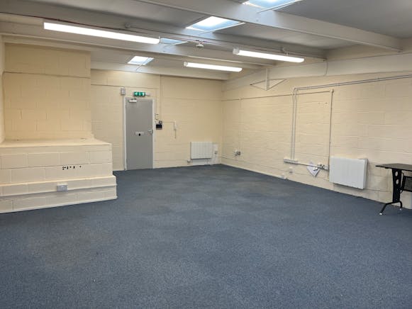 Office / Storage Units at Edison Workspace, 52 Edison Rd, Aylesbury, Offices To Let - IMG_0902.JPG