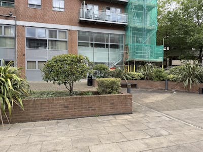 4 Wilmington Close, Watford, Office For Sale - IMG_4446.jpg