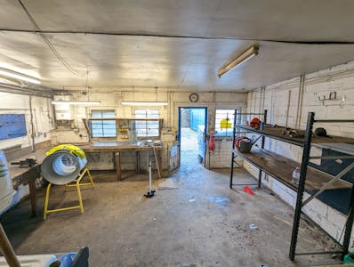 145 St. Albans Road, Watford, Retail To Let - PXL_20251211_111445920.jpg