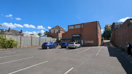 786-794 Oxford Road, Reading, Class E Retail / Leisure / Retail / Trade Counter / Trade Counter / Showroom To Let - PXL_20260609_150008012.jpg