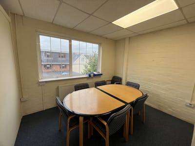 Brow Business Centre, Copyground Lane, Unit B, High Wycombe, Industrial / Office To Let - 20251010_132904652_iOS.jpg