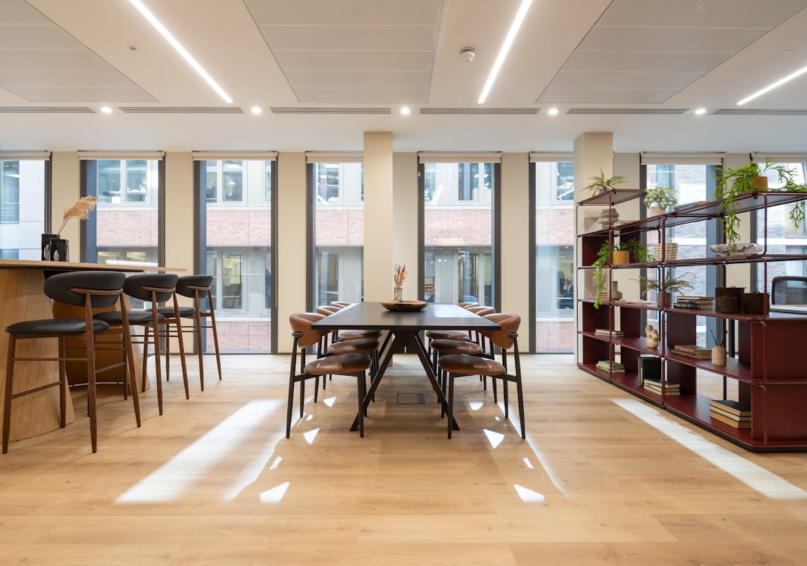 MC4318-2243-HR.jpg 5 Norwich Street, Office To Let - MC4318-2243-HR.jpg