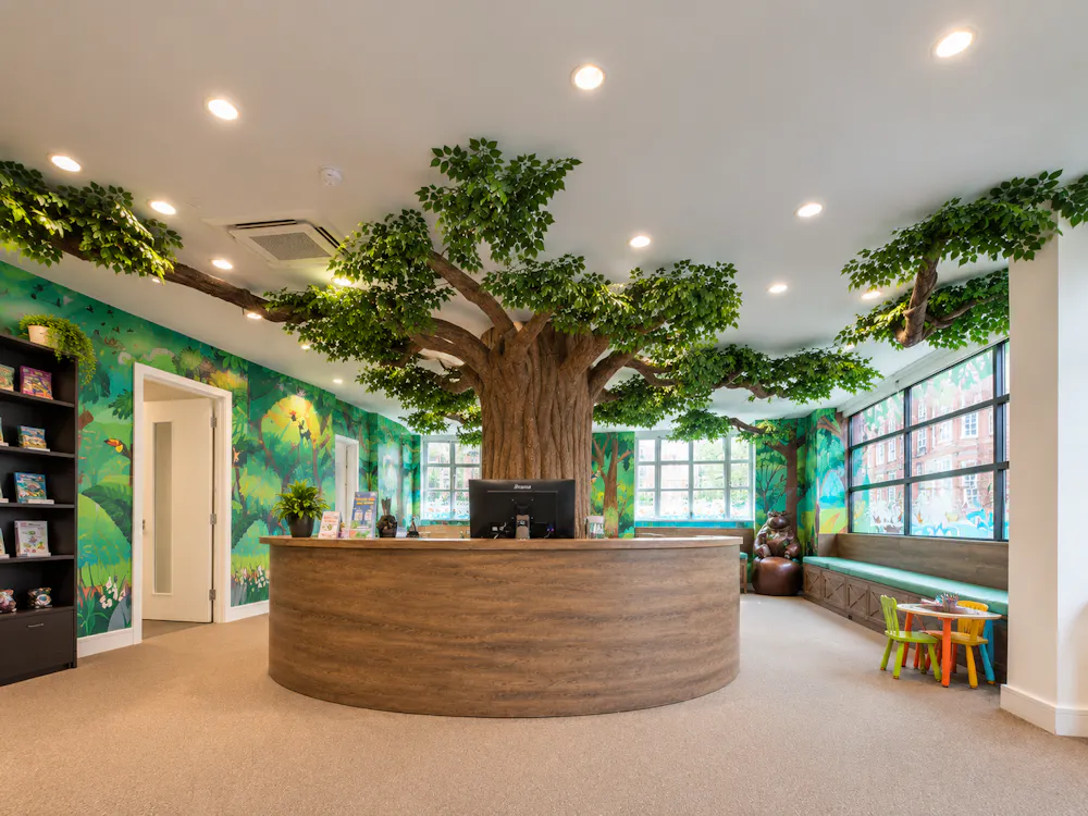 74-78 Seymour Place - reception.png