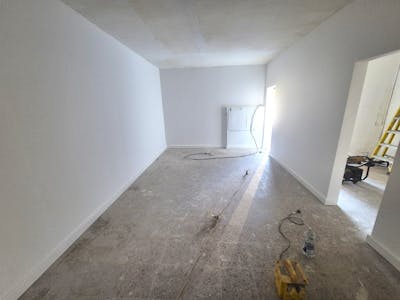 Unit 2, Fulmar Drive, Stockport, Retail To Let - 20260422_165523.jpg