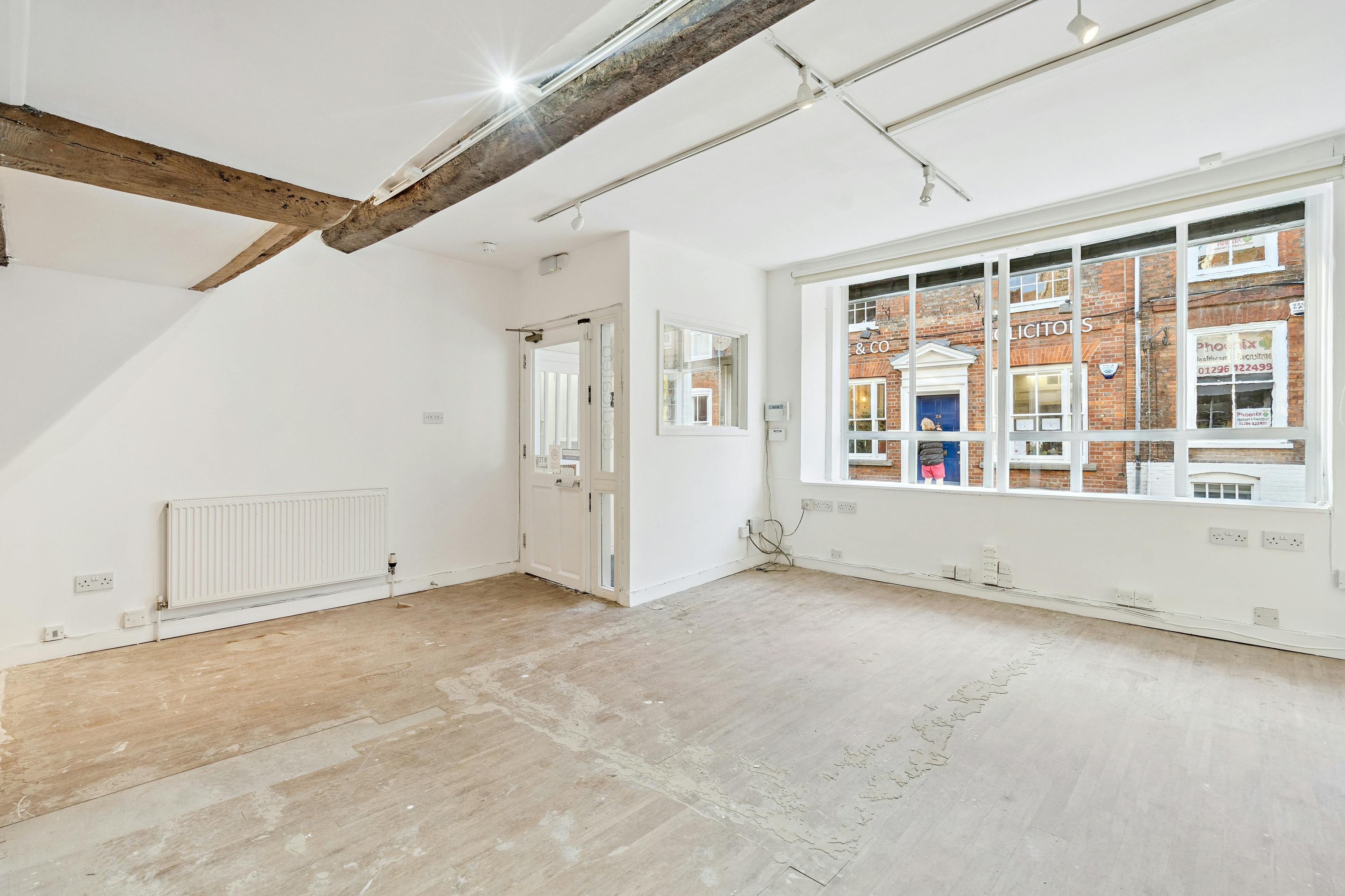 15 Temple Street, Aylesbury, Offices To Let - DSC00257-7d5da39b93ce53458b3596561095b29f.jpg