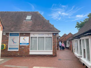 12 Deans Court, Bicester, Office / Retail To Let - Main image (2).jpg