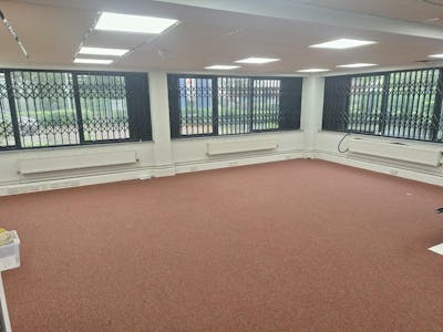 Unit 9, Southside Industrial Estate, Stockport, Industrial / Industrial / Warehouse To Let - Unit 9 Southside  (4).jpg