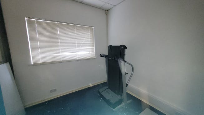 2 Miller Lane, Glasgow, Offices / Retail To Let - 20260211_121325.jpg