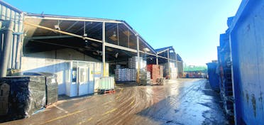 Warehouse 2B, Rippleside Commercial Estate, Barking, Warehouse & Industrial / Warehouse & Industrial To Let - 20240119_125110  Edited.jpg - More details and enquiries about this property