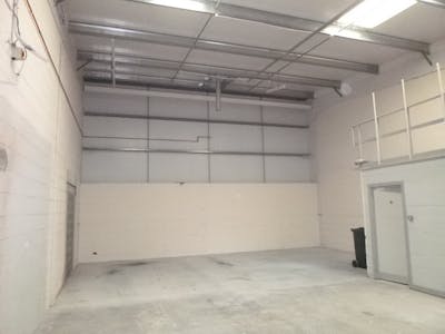 Unit 4, Cloberfield Industrial Estate, Milngavie, Industrial To Let - P1350081.JPG