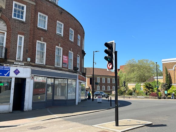 102 Easton Street, High Wycombe, Retail To Let - IMG_3878.JPG