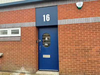 Unit 16, Vale Industrial Centre, Aylesbury, Industrial To Let - IMG_7240.JPG