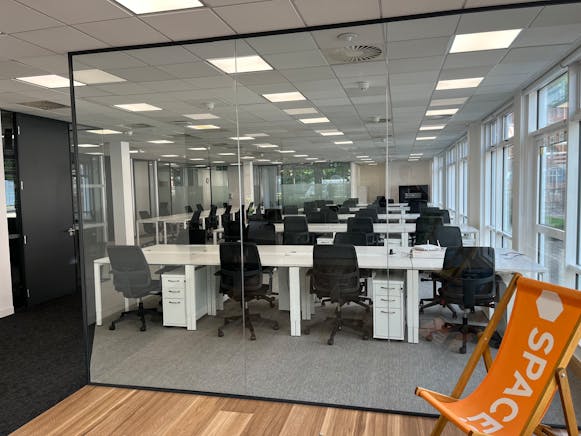 Spaces (Regus), Building 1, Chalfont Park, Gerrards Cross, Offices / Offices To Let - IMG_3958.JPG